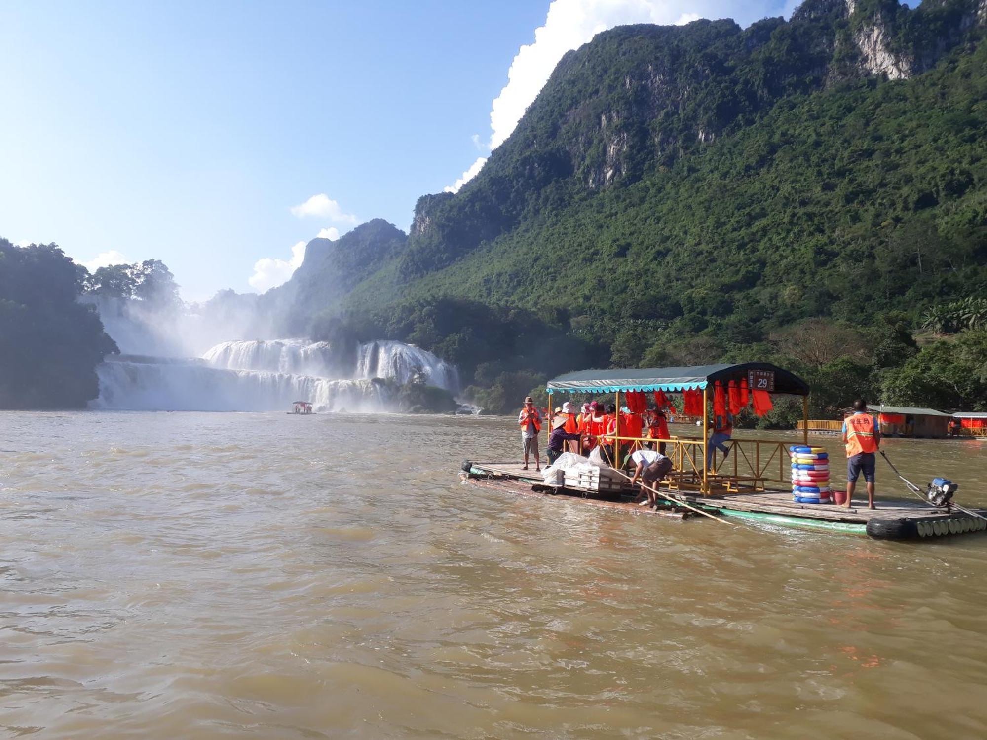 A Sy Ban Gioc Homestay - Lang Da Khuoi Ky カオバン エクステリア 写真