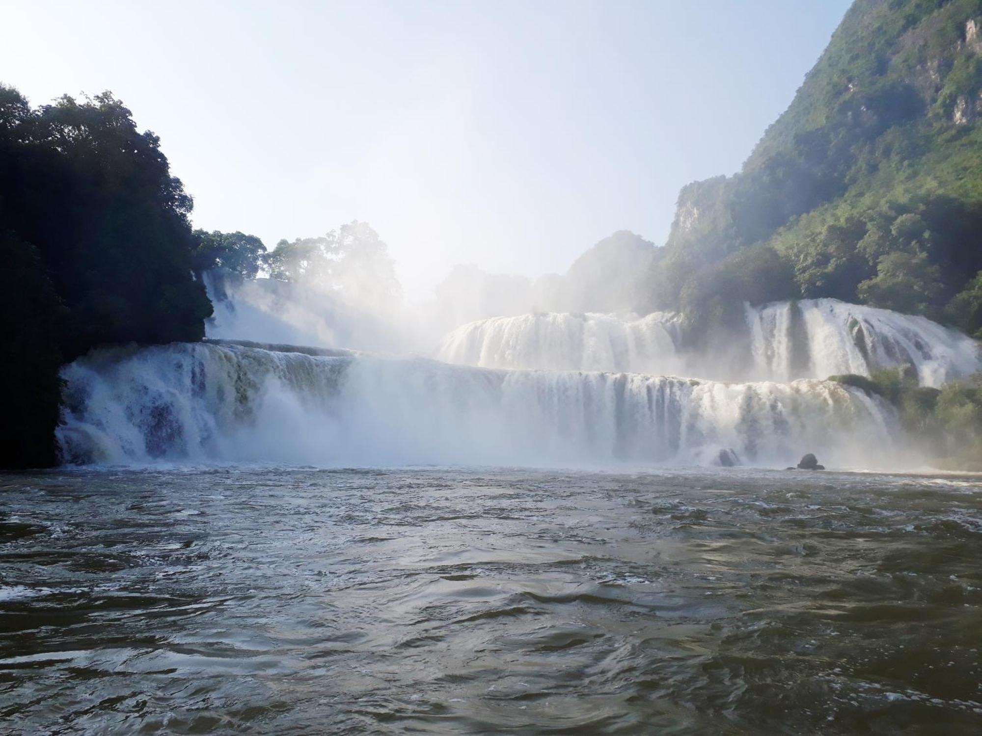 A Sy Ban Gioc Homestay - Lang Da Khuoi Ky カオバン エクステリア 写真