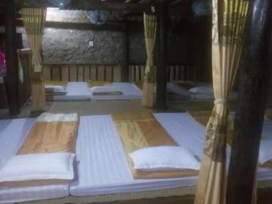 A Sy Ban Gioc Homestay - Lang Da Khuoi Ky カオバン エクステリア 写真