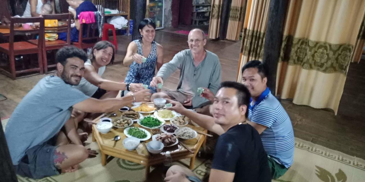 A Sy Ban Gioc Homestay - Lang Da Khuoi Ky カオバン エクステリア 写真